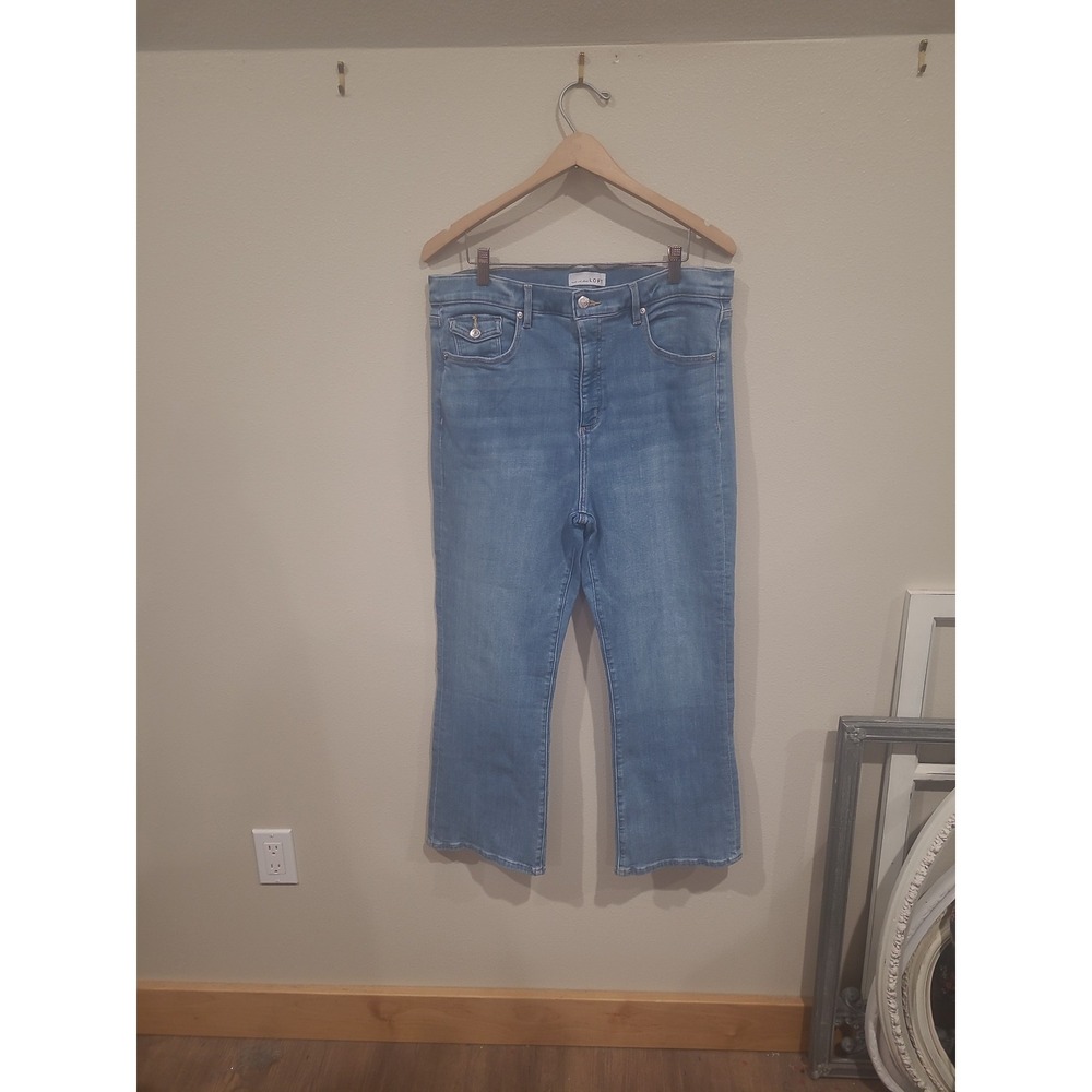 Loft The Kick Crop Women SZ 32 med wash high waist flare 5 pocket stretch jeans